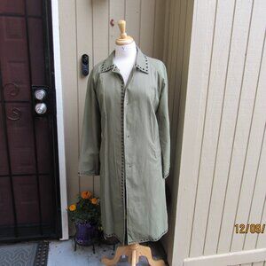 #545  WOMAN'S GREEN RAINCOAT BY SOUS LA PLUIE  (SIZE XS)